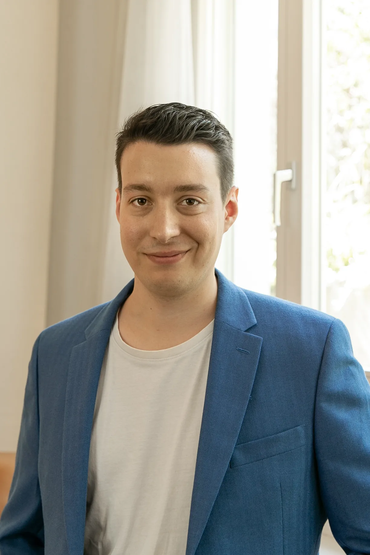 Jan Mion, Hypnosetherapeut EZC, in seiner Hypnosepraxis in Zürich
